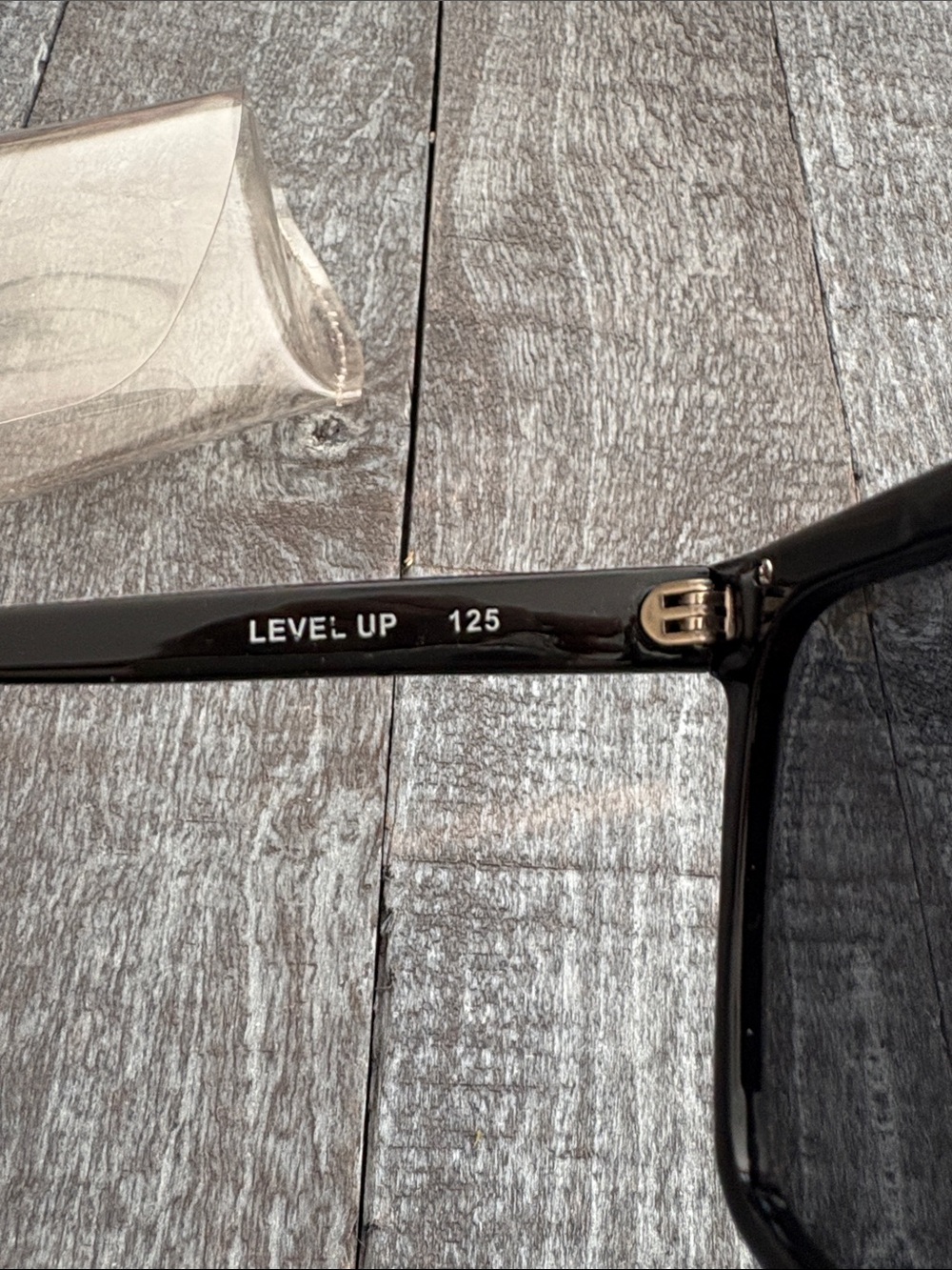 Quay Level Up Sunglasses - Picture 5 of 8